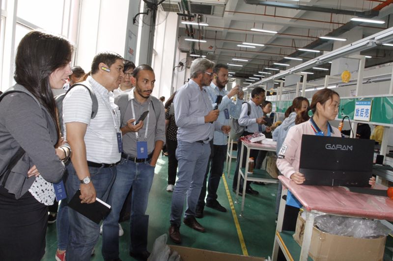 Periodistas iberoamericanos recorren en Xi'an centros tecnológicos clave de La Franja y La Ruta