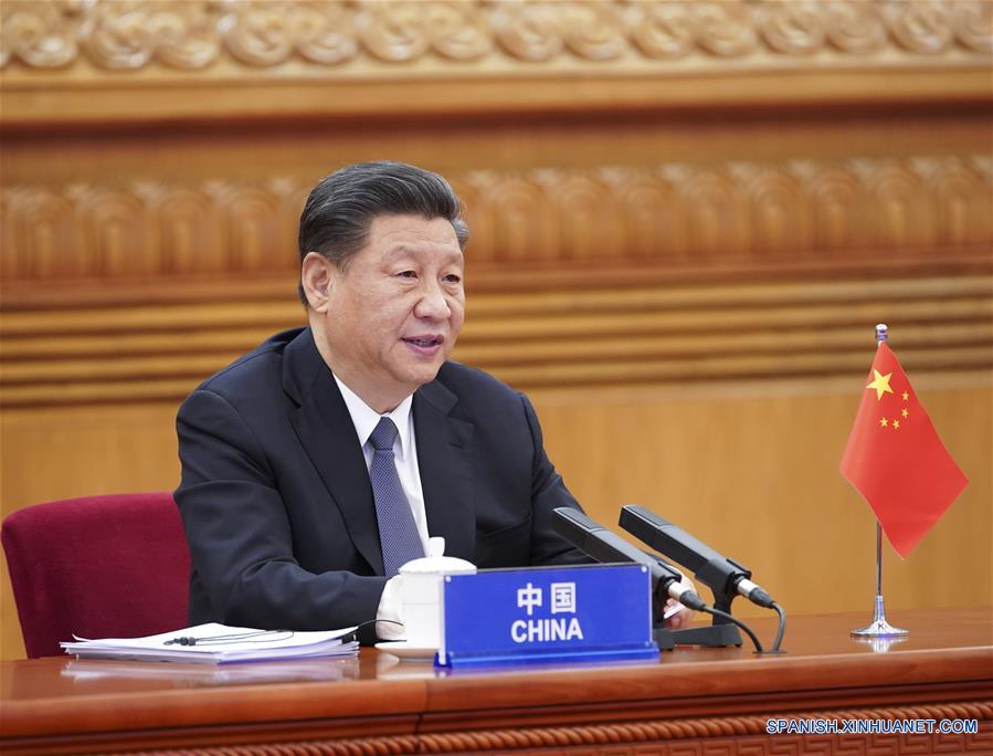 Xi pide guerra global total contra COVID-19 en cumbre extraordinaria de G20