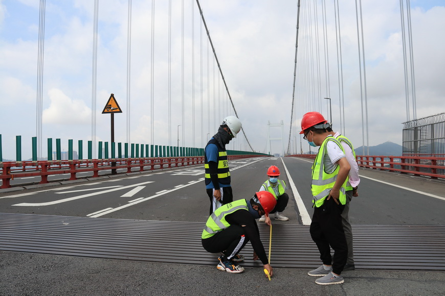 El puente Humen permanece cerrado después que se reportaron vibraciones inusuales