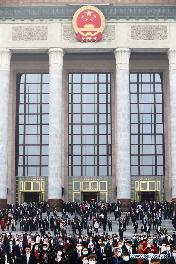 (Dos sesiones) Máximo órgano asesor político de China celebra reunión de clausura de su sesión anual