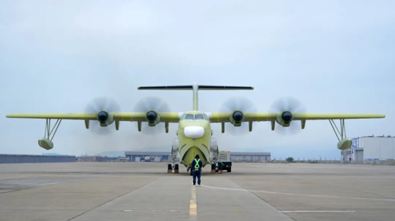 Prueban con éxito el avión anfibio a gran escala AG600-1003 de China