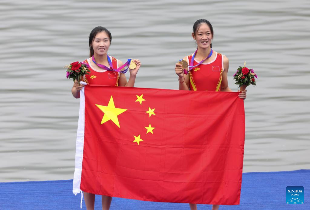 China gana primera medalla de oro de Juegos Asiáticos de Hangzhou en remo                    China se ha hecho con su primer oro de los Juegos Asiáticos de Hangzhou en doble scull de peso ligero femenino en la mañana de hoy domingo.