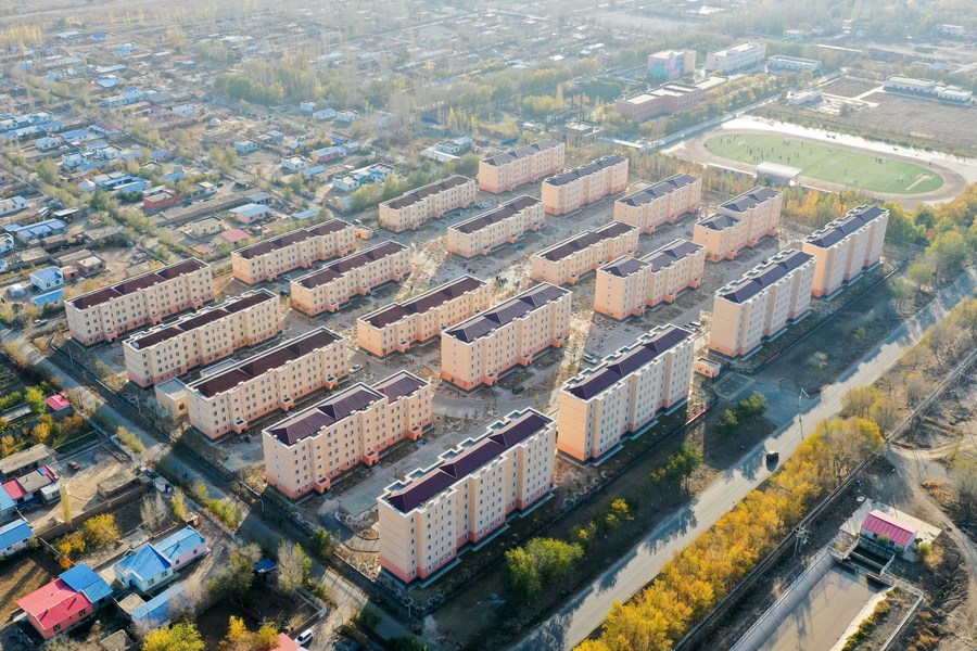 China elaborará planes de desarrollo de vivienda para 2024 y 2025