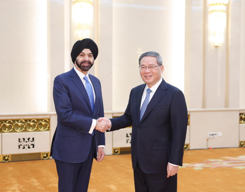 Primer ministro chino se reúne con presidente del Banco Mundial y pide asociación más estrecha
