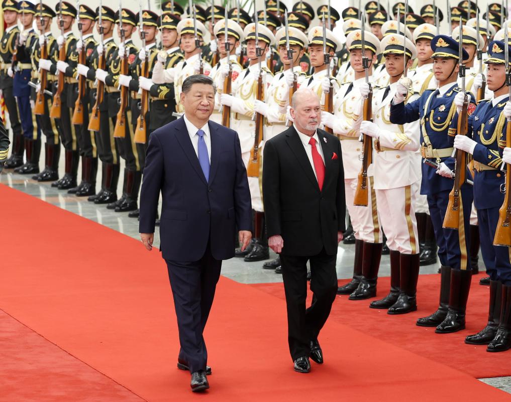 Xi se reúne con rey de Malasia