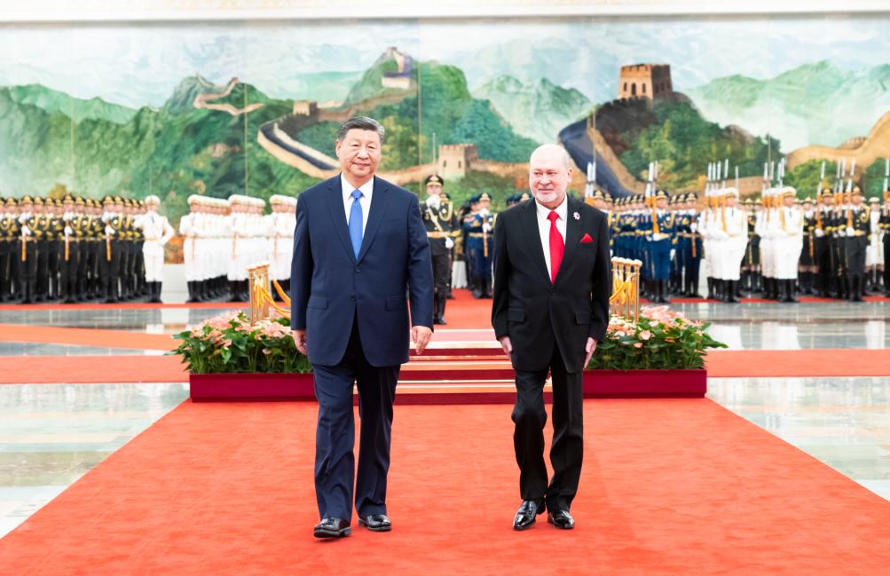 Xi se reúne con rey de Malasia