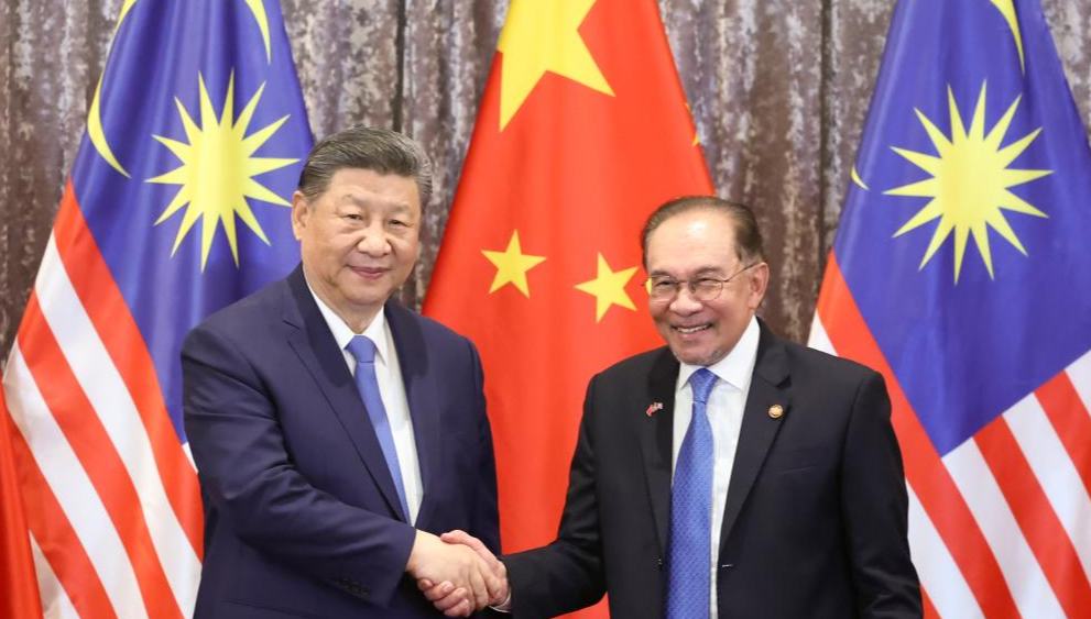 Xi presenta propuesta de tres puntos para construir una comunidad de futuro compartido China-Malasia estratégica y de alto nivel                    El presidente chino, Xi Jinping, presentó hoy miércoles una propuesta de tres puntos para construir una comunidad de futuro compartido China-Malasia estratégica y de alto nivel.