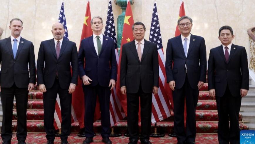 Comienza en Londres primera reunión de mecanismo de consultas económicas y comerciales entre China y EE. UU.                     La primera reunión del mecanismo de consultas económicas y comerciales entre China y Estados Unidos ha dado comienzo hoy lunes en Londres.