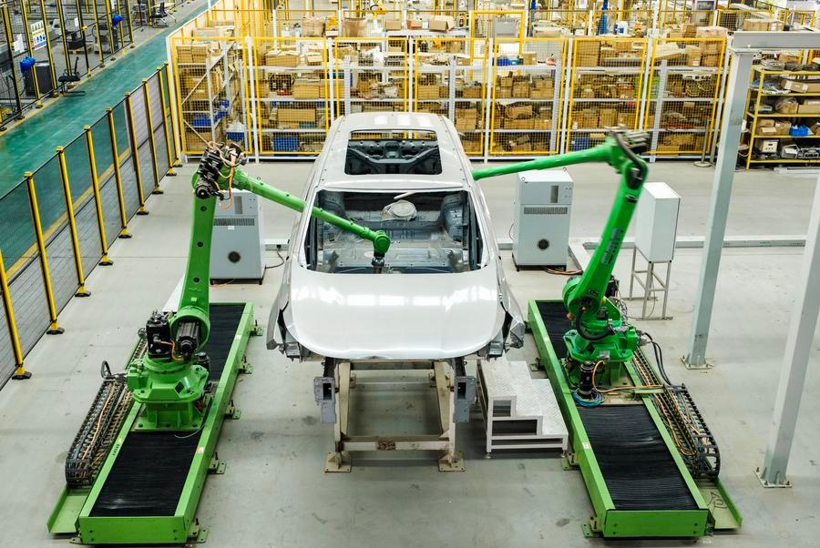 Producción industrial de China sube 4,8% en noviembre