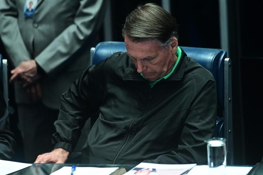 Expresidente brasileño Bolsonaro internado para cirugía de hernia inguinal