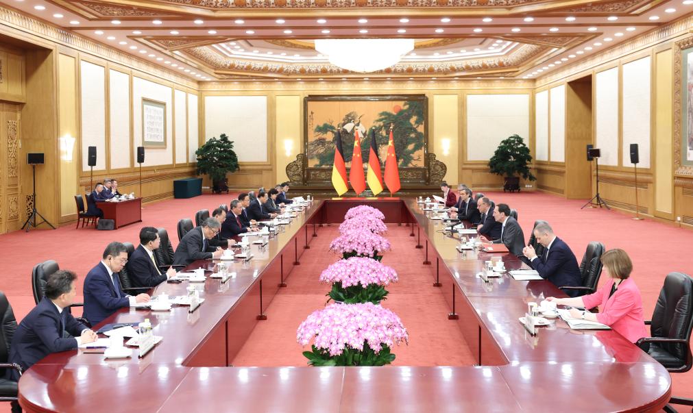 China y Alemania aprovecharán más oportunidades en materia de cooperación económica y comercial, afirma primer ministro chino