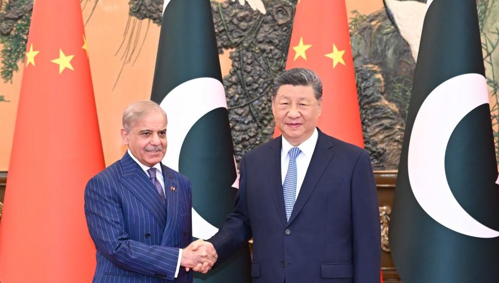 Xi pide acelerar construcción de comunidad China-Pakistán más estrecha de futuro compartido en la nueva era China y Pakistán deben acelerar la construcción de una comunidad China-Pakistán más estrecha de un futuro compartido en la nueva era, como también lograr más resultados en la cooperación para todas las circunstancias entre ambos países, afirmó el presidente chino, Xi Jinping.