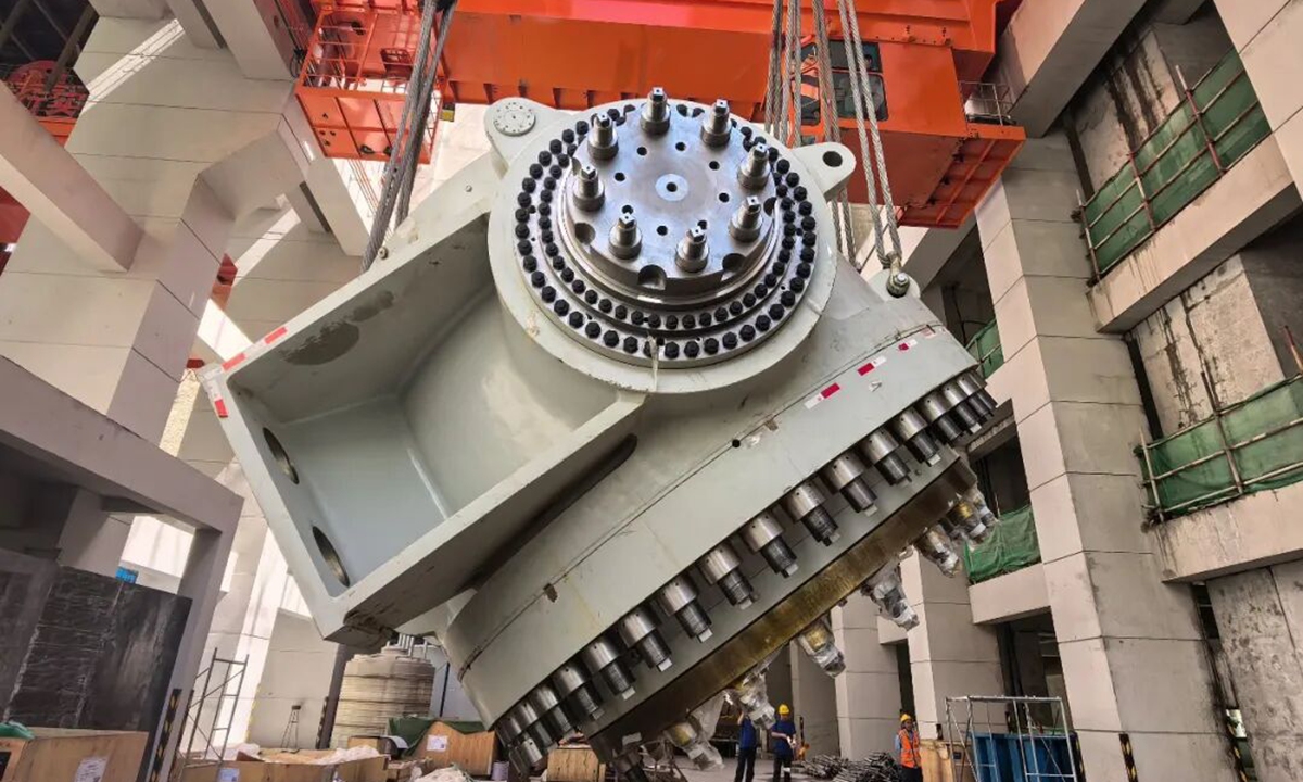 Vista de la válvula esférica de entrada de la Unidad 1 en la central hidroeléctrica de Zhala. Foto: Captura de pantalla de la cuenta de WeChat de la Corporación Dongfang Electric.