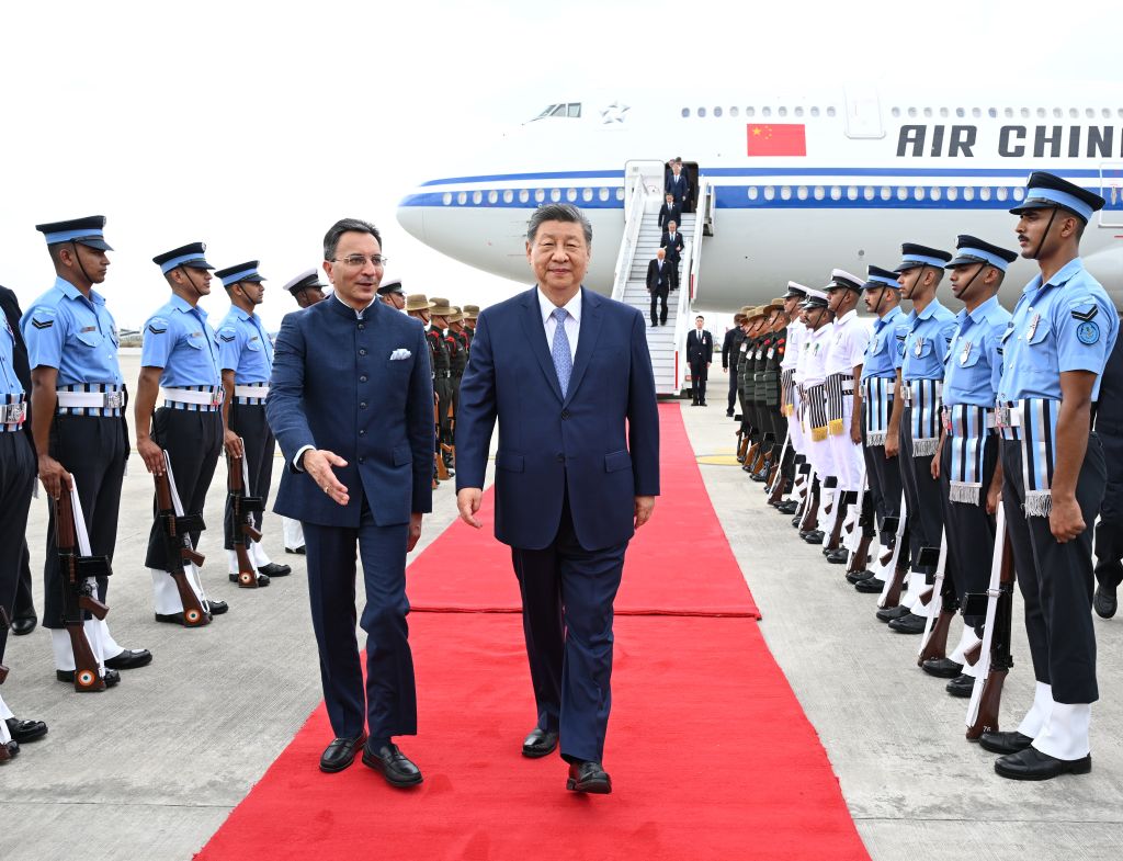 Xi aterriza en Nueva Delhi para Cumbre de BRICS