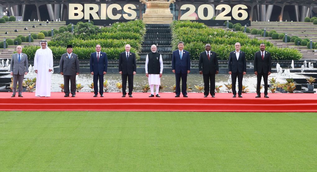 Los líderes de los países del BRICS posan para una fotografía grupal durante la primera sesión de la 18ª cumbre del BRICS, en Nueva Delhi, India, el 12 de septiembre de 2026. El presidente chino, Xi Jinping, asistió aquí el sábado a la primera sesión de la 18ª cumbre del BRICS. (Xinhua/Wang Ye)