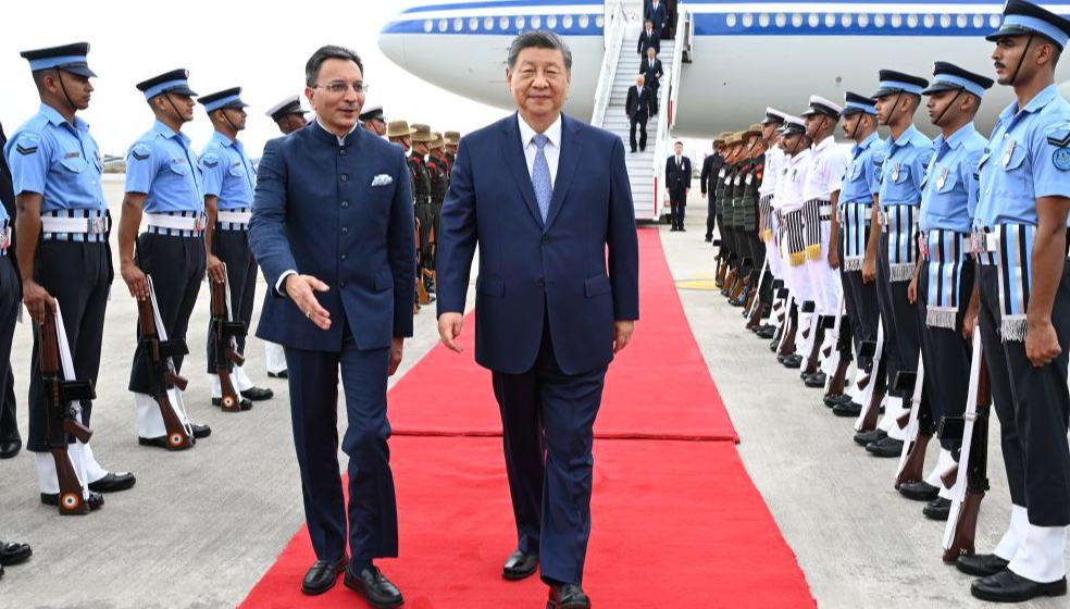 Xi aterriza en Nueva Delhi para Cumbre de BRICSEl presidente chino, Xi Jinping, aterrizó este sábado en Nueva Delhi, la India, para asistir a la 18ª Cumbre del BRICS, a invitación del primer ministro de la República de la India, Narendra Modi.